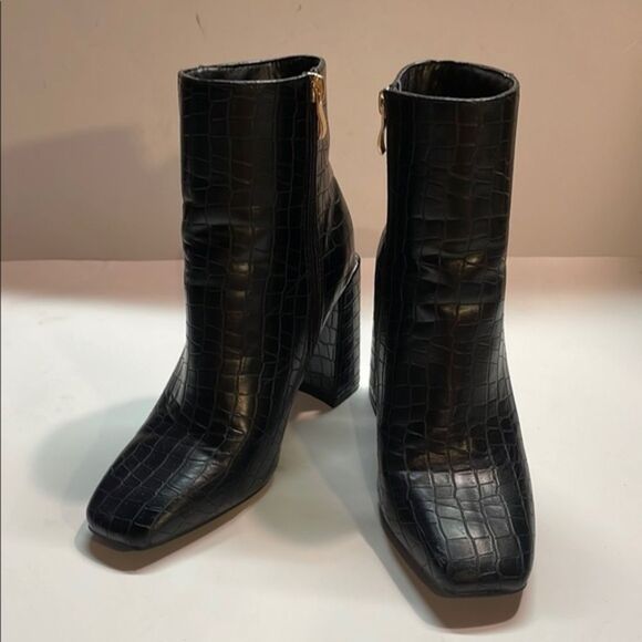 Glamorous Womens Black Faux Crocodile Pattern Zip Ankle Boot Sz 9 - Picture 1 of 8